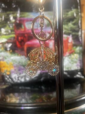 Gold Crystal Cinderella Carriage Keychain